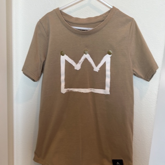 COPY - NWOT Trilogy Design Co. Crown Shirt 👑 - Picture 3 of 5